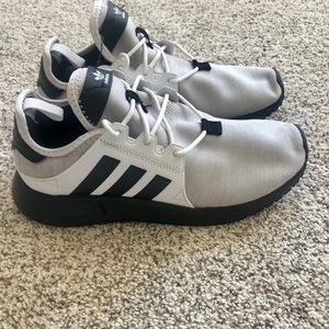 Adidas Sneakers Boys Size 5 - Hardly Worn